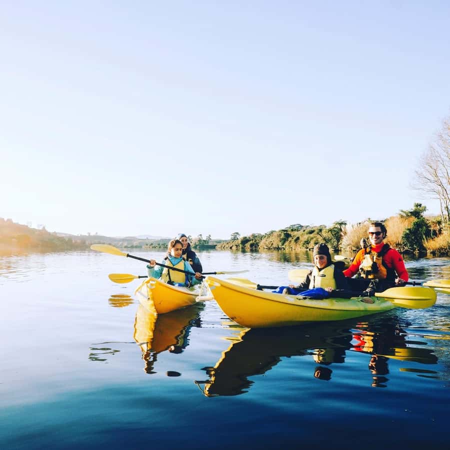 Lake Karapiro: Evening Kayak Glowworm Tour - Gear and Clothing: Staying Warm Without Overthinking It