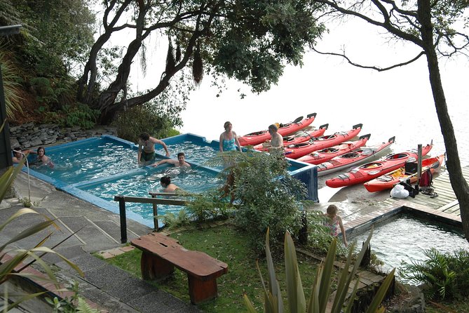 Lake Rotoiti Guided Hot Pools Kayak Trip - Crossing Lake Rotoiti: timing, safety, and what the guide adds