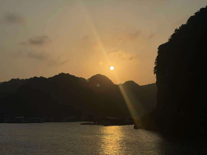 Lan Ha Bay: Bioluminescent Plankton Kayak Tour from Beo Pier - The Optional Swim: Making Your Own Sparkly Silhouette