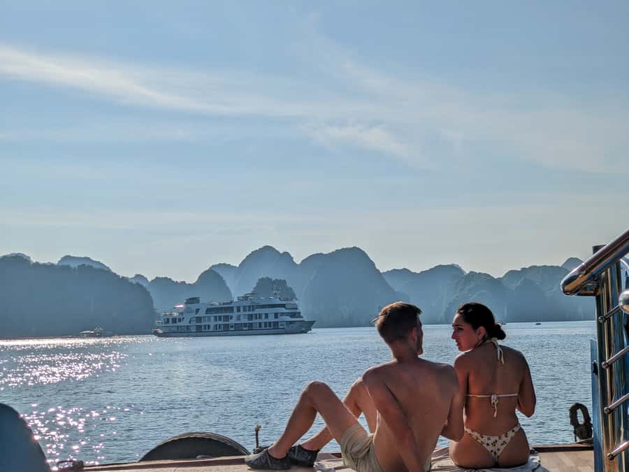 Lan Ha bay cruise and kayak (small group guaranteed) - The morning cruise: Cai Beo and karst towers that look like animals