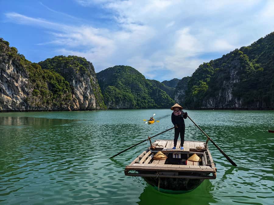 Lan Ha bay cruise and kayak (small group guaranteed) - Kayaking the hidden water: K.A Cave and Bats Cave