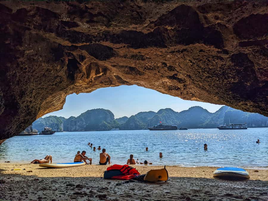 Lan Ha bay cruise and kayak (small group guaranteed) - Getting picked up in Cat Ba: simple, quick, and practical