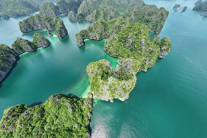 Lan Ha - Ha Long bay with local experts (small group guaranteed) - Kayak time through K.A Cave and Bats Cave