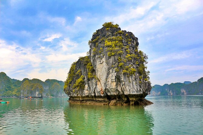 Lan Ha - Ha Long bay with local experts (small group guaranteed) - Lunch at anchor off Ong Cam is the reset button
