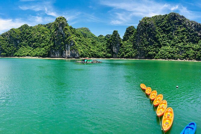 Lan Ha - Ha Long bay with local experts (small group guaranteed) - Lan Ha Bay cruise: karst towers and floating-life scenery