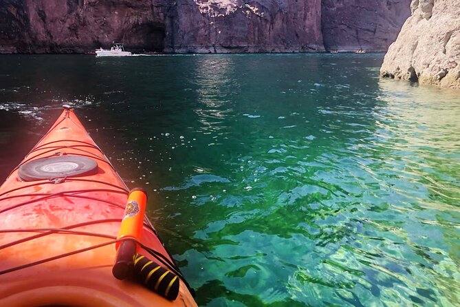 Las Vegas: Guided Kayak Tour from Willow Beach to Emerald Cave - Stop 2: Emerald Cave and the photo pause that matters