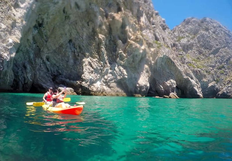 Lisbon: Arrabida Park Kayak Tour with Beach Picnic - From Lisbon pickup to Sesimbra water time: the logistics that matter