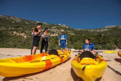 Lisbon: Kayak Tour Arrábida Natural Park, Setubal, Sesimbra - Getting to Creiro’s Beach and getting geared up fast