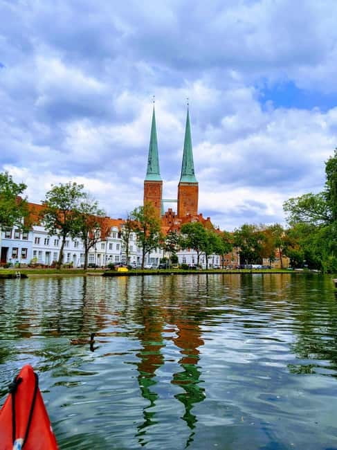 Lübeck's old town by canoe: explore and circumnavigate on your own - Break spots that let you control the pace (without losing the fun)