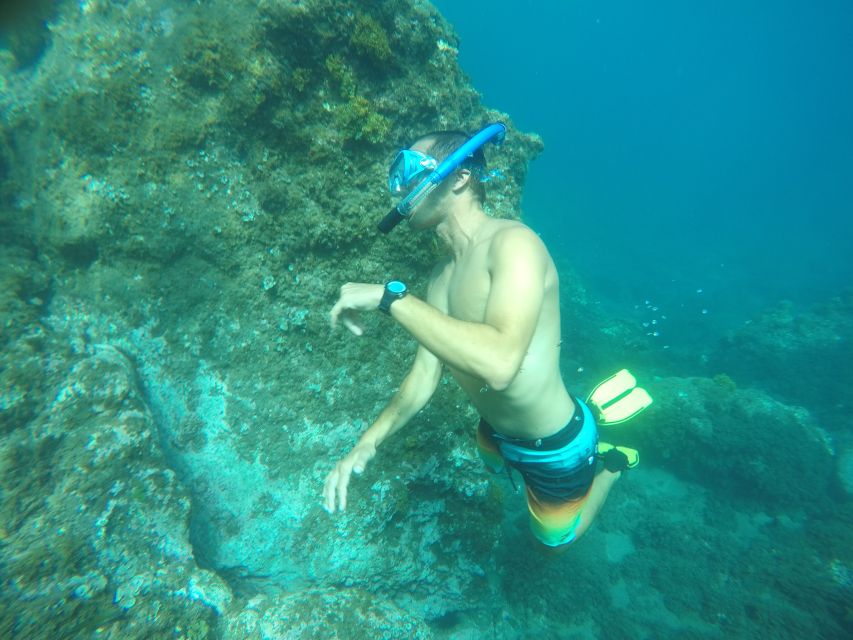 Madeira: Garajau Nature Reserve Kayak and Snorkel Tour - Getting oriented at the Cristiano Ronaldo Statue