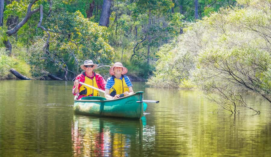 Margaret River: Guided Canoe & 4x4 Tour with Lunch & Wine - Fraser Gallop Estate: lunch and wine among barrels