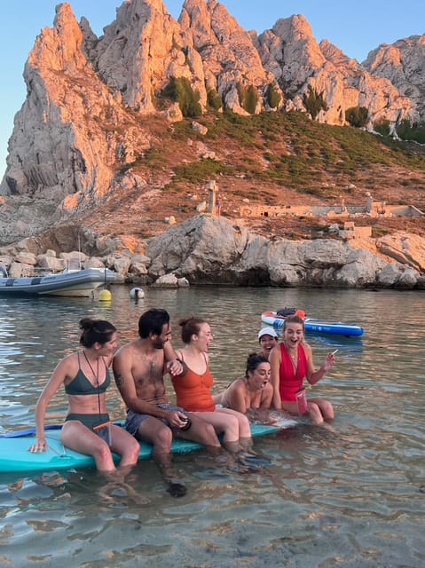 Marseille: stand-up paddle tour - discover the calanques - Optional aperitif at Mama des Goudes: worth it if you’re in the mood