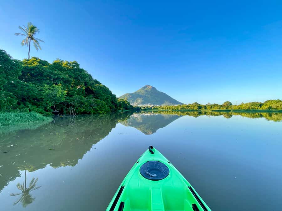 Mauritius: Guided Kayak Tour on Tamarin River - Photo-friendly guiding: better memories, less phone risk
