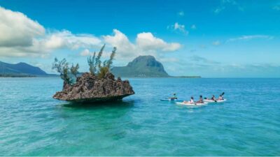 Mauritius: Guided Kayak tour to Benitiers Island - The 150-minute plan: what happens and why it matters