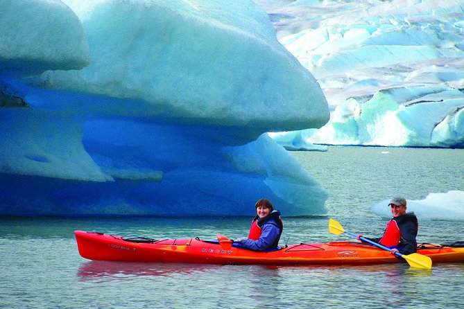 Mendenhall Lake Kayak and Salmon Bake Adventure - Getting to and from the tour: meeting point and real-world comfort