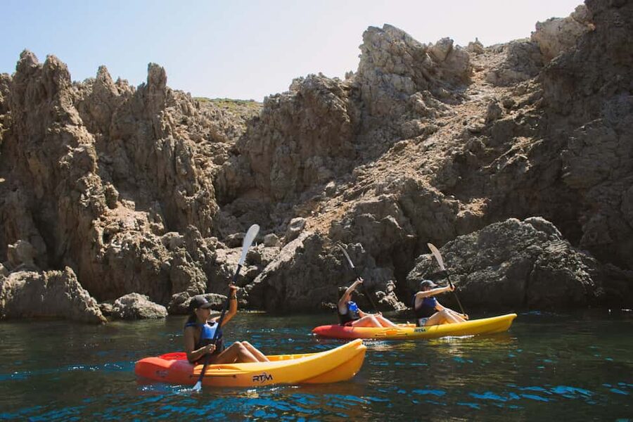 Menorca: Kayak rental in Fornells - Meeting at the Entrance to Fornells: The Wooden Cabins Detail