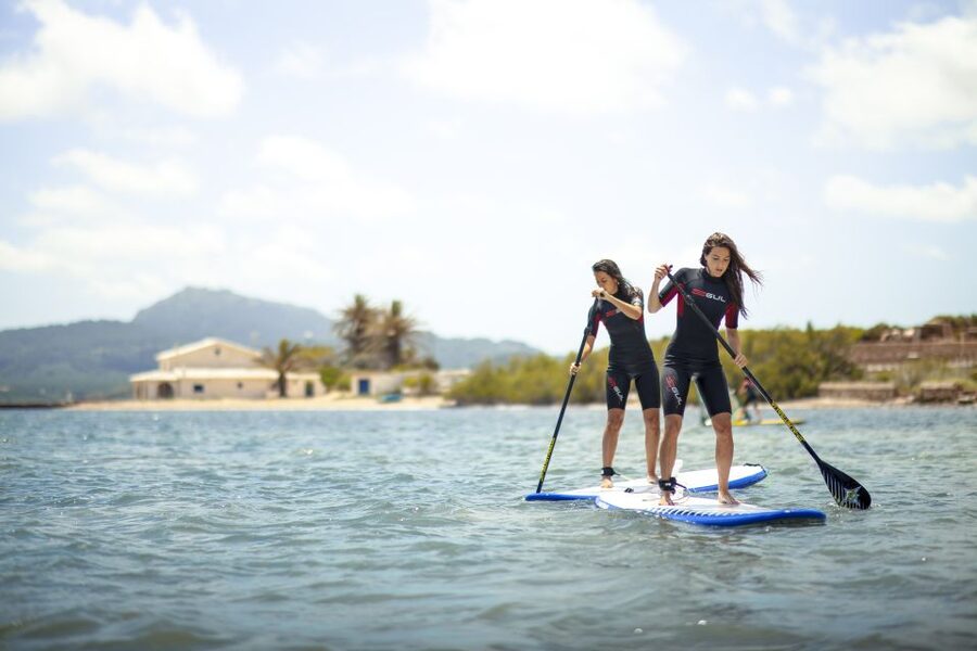 Menorca: Paddle Boarding Rental - Gear and fit: wetsuit, life-vest, board, leash