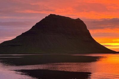 Midnight Sun Kayaking Adventure by Mt. Kirkjufell - What happens during the paddle: a slow, guided route with real teaching