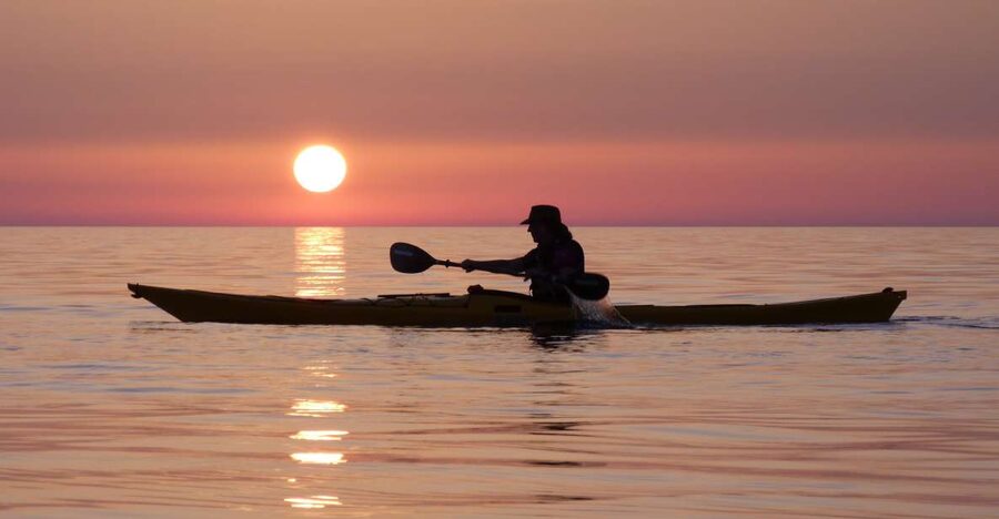 Milos: Sea Kayaking Trip at Sunset with Snack - A Simple Way to Make the Timing Work