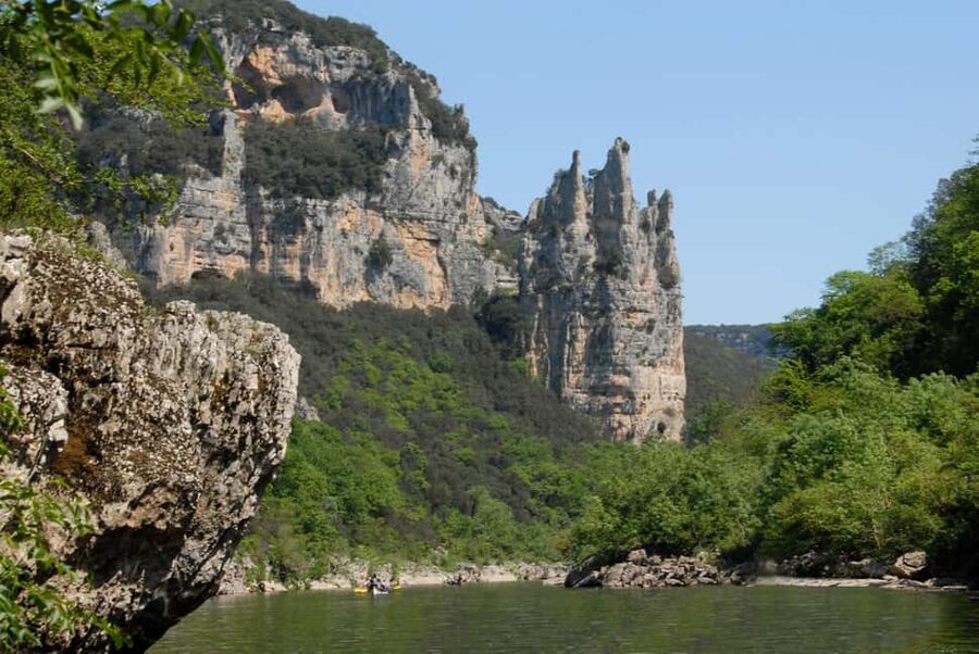 Mini Discovery Descent of the Ardèche by Canoe Kayak: 2 hours - approx. 6 km - A Short, Easy Gorges de l’Ardèche Descent (and Why 6 km Feels Just Right)