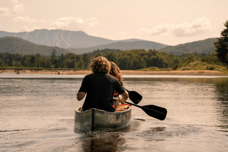 Mont-Tremblant: Self guided kayak/paddleboard on Rouge River - Beaches, Swimming, and Picnic Rhythm Along Public Shores