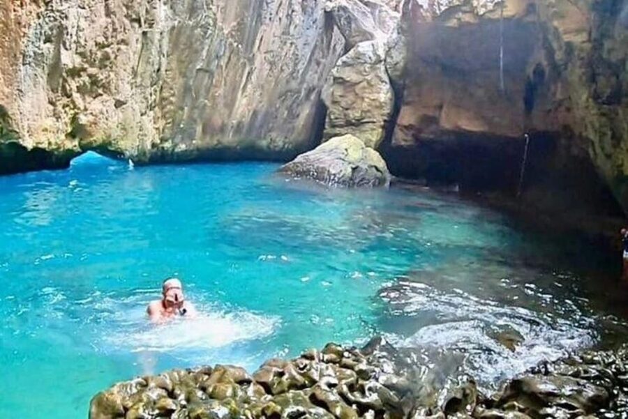 Moraig: Kayak Excursion to Moraig & Cave peces-testos - Getting to the beach: parking tips that save time
