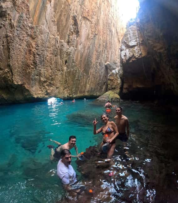 Moraig: Kayak Excursion to Moraig & Cave peces-testos - The in-between paddle back at Cala Moraig: reset time, not wasted time