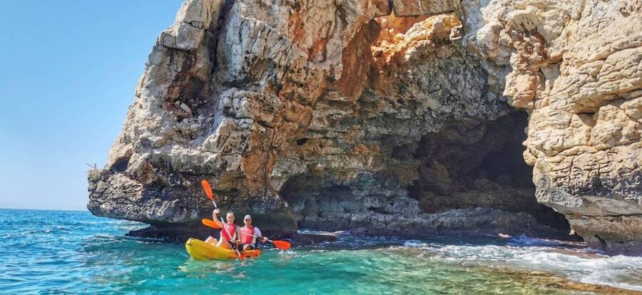 Moraira: Kayak trip from Moraira - Caleta de l’Advocat: extra free time for swimming and snorkeling