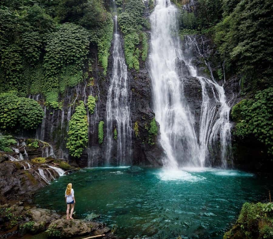 Munduk: Twin Lakes Jungle Hike with Lake Canoe and Waterfall - Pura Ulun Danu Tamblingan and Pura Dalem Tamblingan: Temple Stops With Lake Views