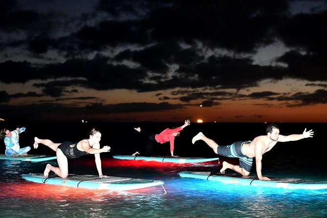 Night SUP Yoga in Honolulu, Hawaii - Magic Island meeting point: getting oriented fast