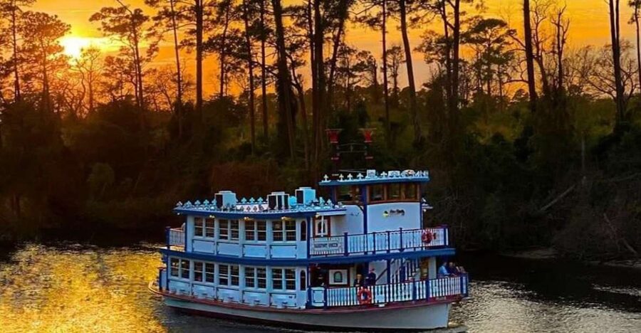 North Myrtle Beach: Dinner Cruise on a Paddle Wheel Boat - Barefoot Queen check-in and the shuttle loop