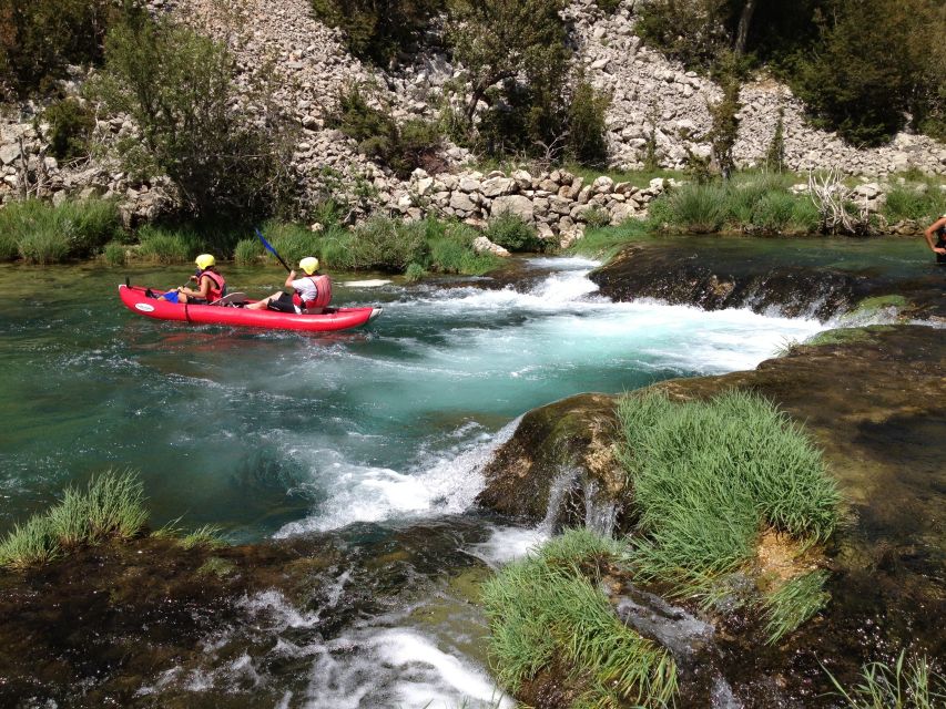 Obrovac: Rafting or Kayaking on the Zrmanja River - Group dynamics: 30 people, 2 skippers, and the reality of waiting