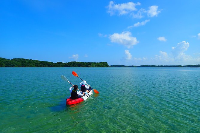 Okinawa Ishigaki Kabira Bay SUP or Canoe and Blue Cave Snorkeling - Guides and service: what good looks like here