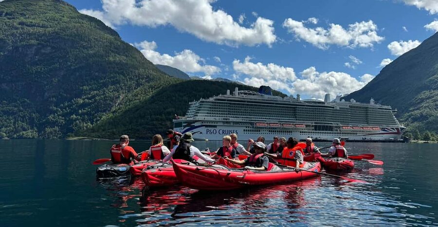 Olden: Experience Beginner-friendly Fjord Kayaking - Your 2-hour paddle on the Nordfjord: what the time actually buys you