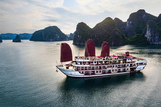 Overnight Luxury 5 Star Alisa Cruise with Meals, Kayak or Bamboo Boat - Who the small-group format is best for