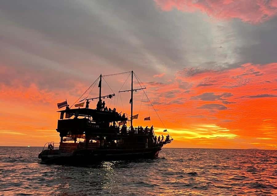 Phi Phi: Pirate Boat with Snorkeling, Kayaking, and Party - Pileh Lagoon snorkeling and kayaking: the water time you’ll remember