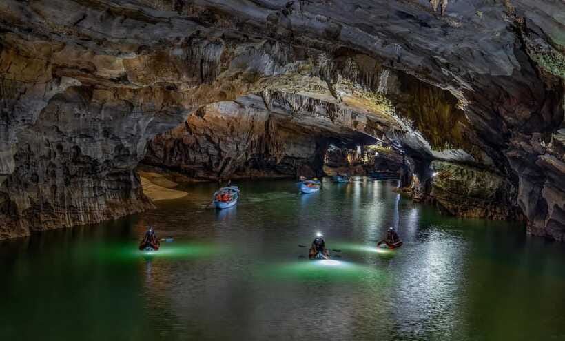 Phong Nha: Phong Nha Cave Expedition 4.5 km by Kayak - Lunch is included, and it’s not an afterthought