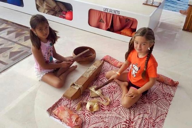 Polynesian Canoe Day Sail - Live ukulele and chants: why this matters on a canoe