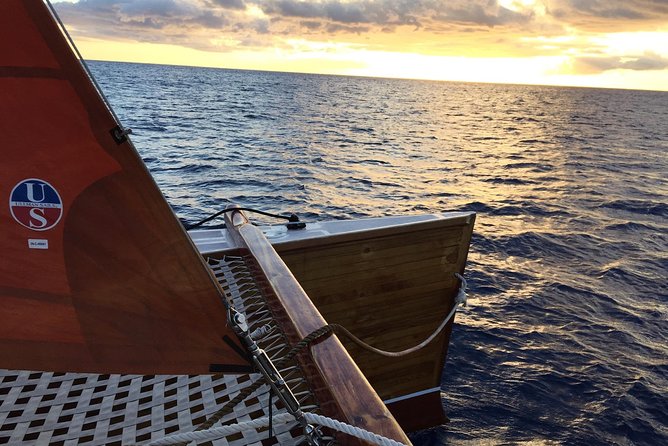 Polynesian Canoe Sunset Sail - The food and refreshments: what counts as dinner here