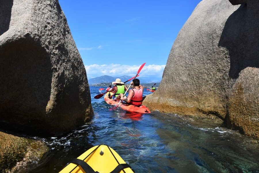 Porticcio: Guiding Kayaking Tour - First steps: learning the two-seater sea kayak