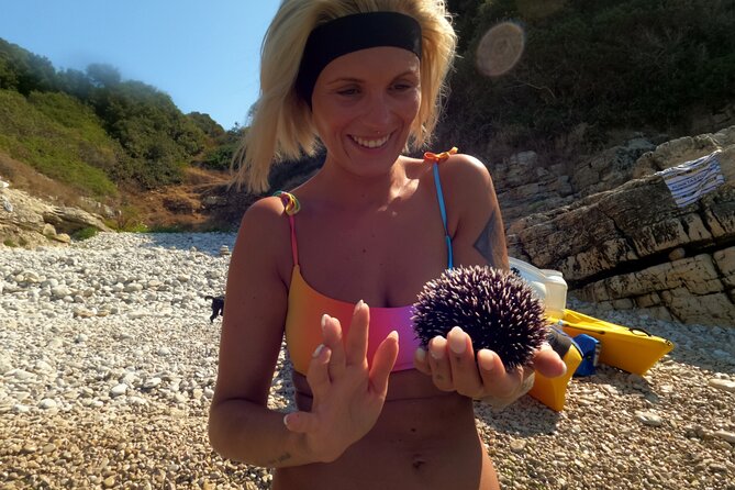 Pula Kayak Tour-Cliff jumping,snorkeling& free GoPro pictures - Free GoPro pictures: the best souvenir for action-focused travelers