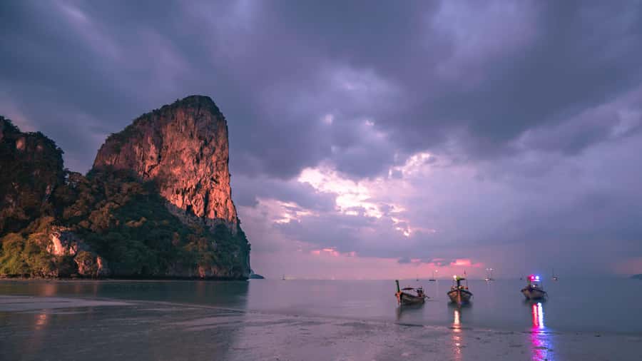 Railay: Illuminated Clear Kayak Night Tour Bioluminescence - Who Should Book (and Who Should Skip This Night Kayak)