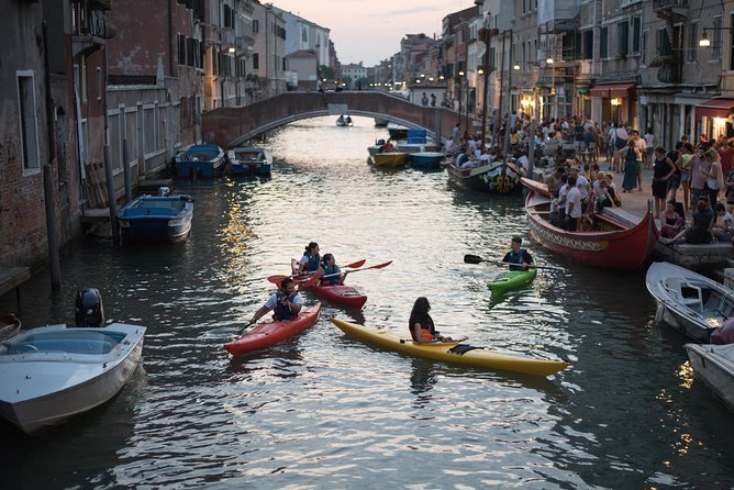 Real Venetian Kayak - Tour of Venice Canals with a Local Guide - Where You’ll Start: Calle Brazzo and the Pre-Paddle Setup
