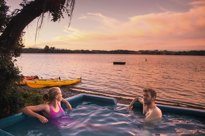 Rotorua: Evening Starlight Gourmet Kayak Tour Glowworms - Rotorua Evening Starlight Kayak Tour: The Big Idea