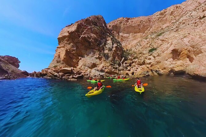 Route in Kayak Moraira - Entering the sea cave only when the sea allows