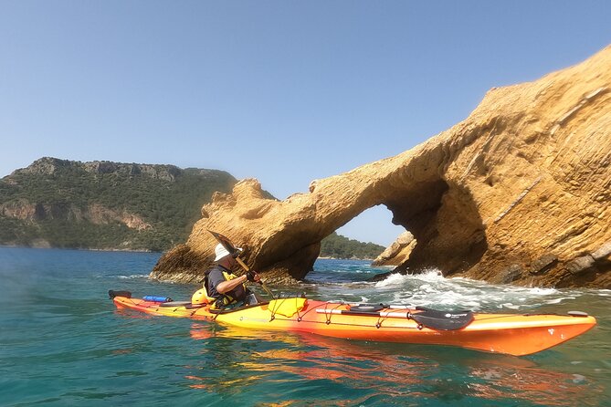 Saint Nicholas Island Sea Kayaking Tour - Morning vs sunset tours: how to choose the vibe