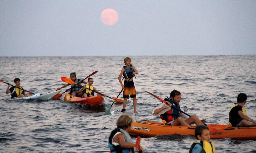 Saint-Tropez: Kayak Experience in Ramatuelle Reserve - Starting at Chemin Garonne Beach (Cabane Bambou) and Getting Kitted Up