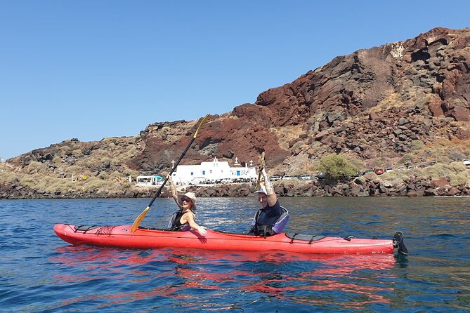 Santorini Sea Kayak - South Discovery, Small Group incl. Sea Caves and picnic - Small group setup: up to eight on water, plus teamwork rules