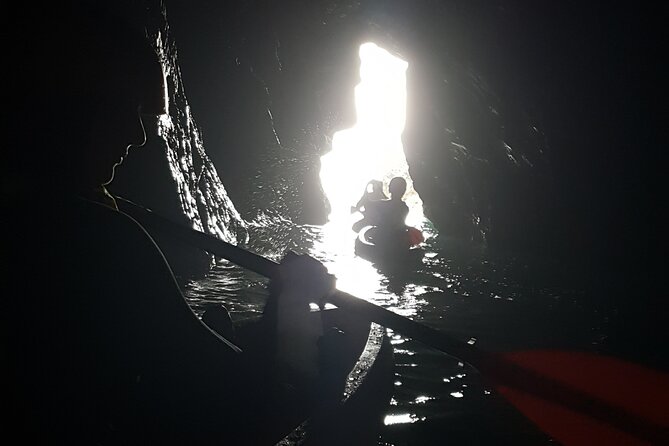 Sea Cave Kayaking Experience - Double kayak reality: solo paddlers and the coordination factor