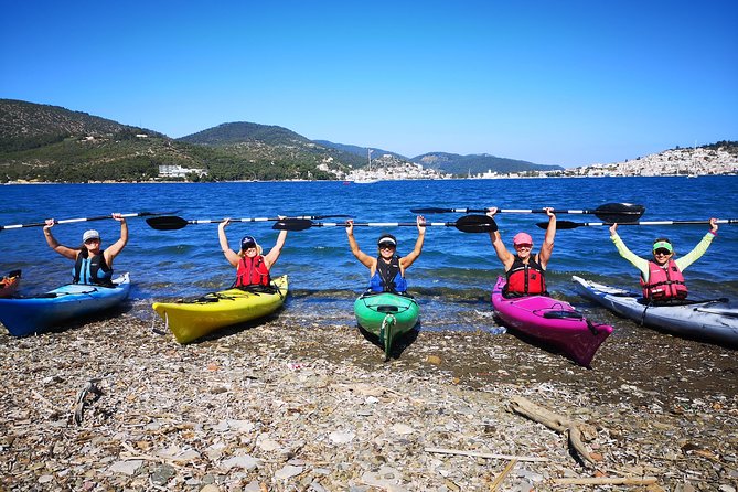 Sea Kayak Adventure in Poros - Modi Island (Lion Island): the viewpoint moment people remember